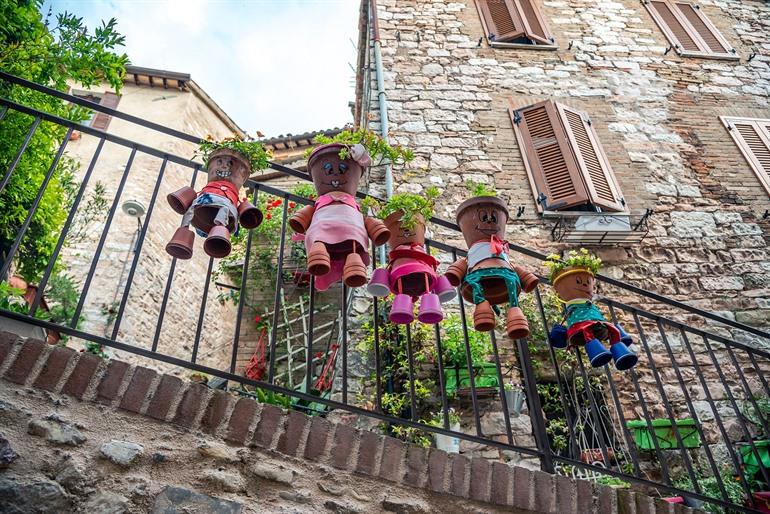 Het charmante, bloemrijke dorpscentrum Spello