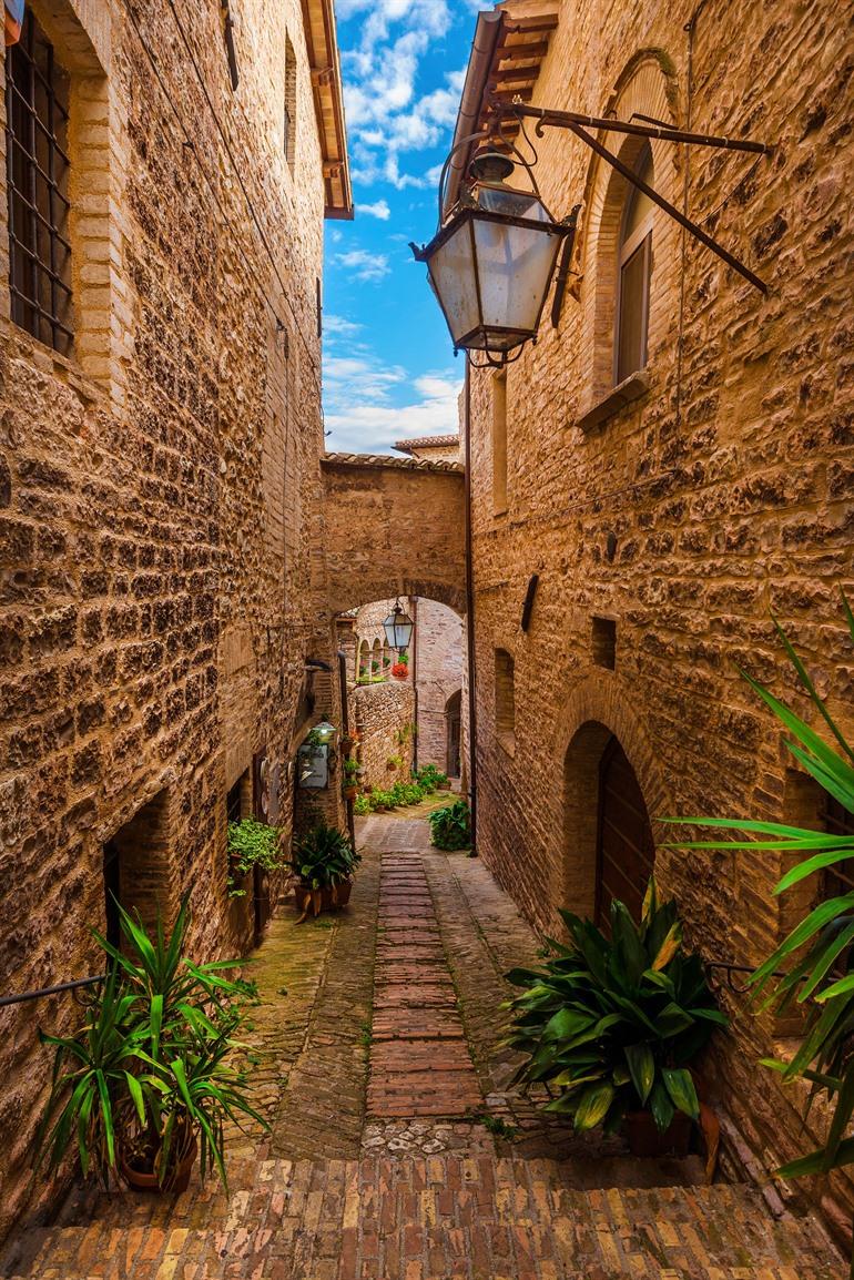 Het charmante, bloemrijke dorpscentrum Spello