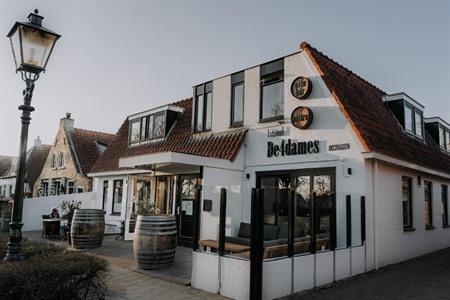 Het charmante kleinschalige Hotel De4dames boeken