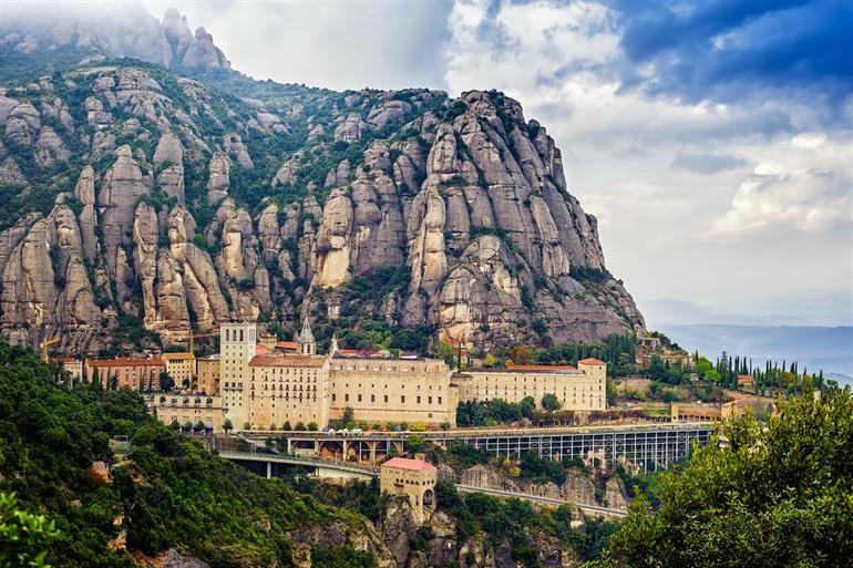 Montserrat bezoeken? Vanuit Barcelona naar het klooster, info & tips