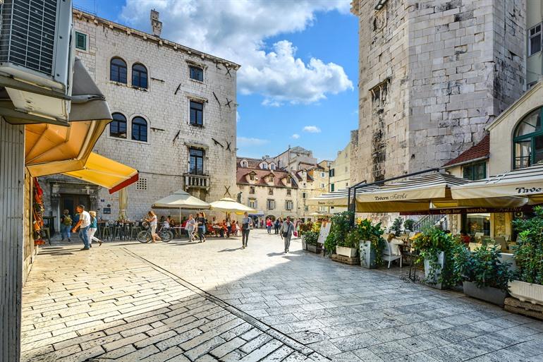 Het Ontdek Voćni Trg (Fruitplein) in Split