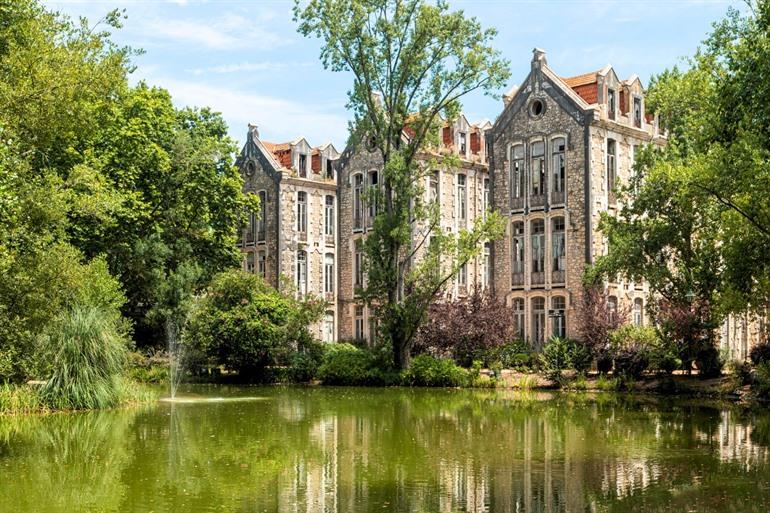 Het paviljoen van het oude thermale ziekenhuis in Caldas da Rainha