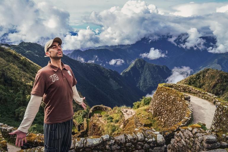 Het prachtige Phuyupatamarca boven de wolken