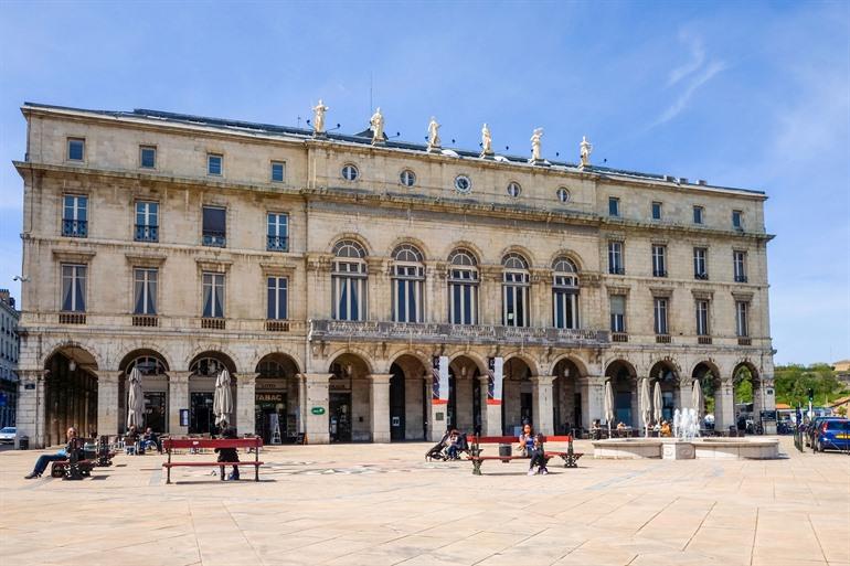 Het stadhuis van Bayonne bezoeken, Zuidwest-Frankrijk