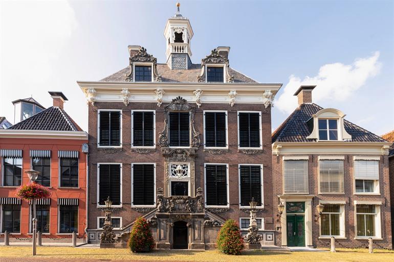 Het stadhuis van Sneek
