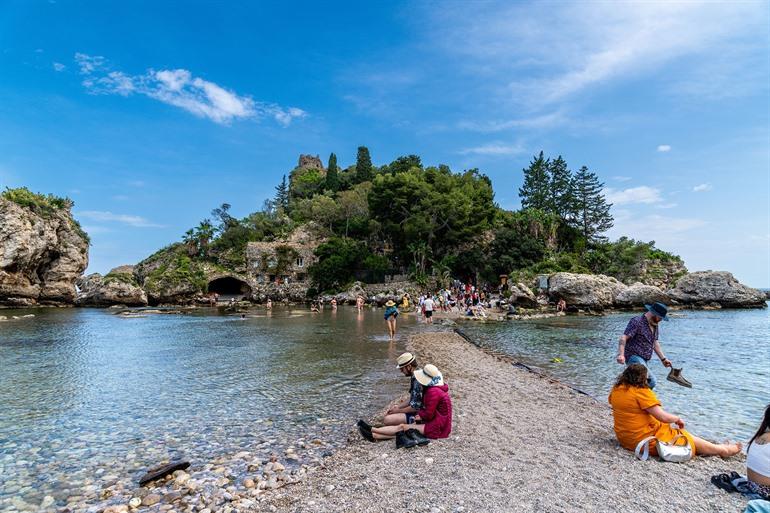 Het strand van Isola Bella, bij Taormina