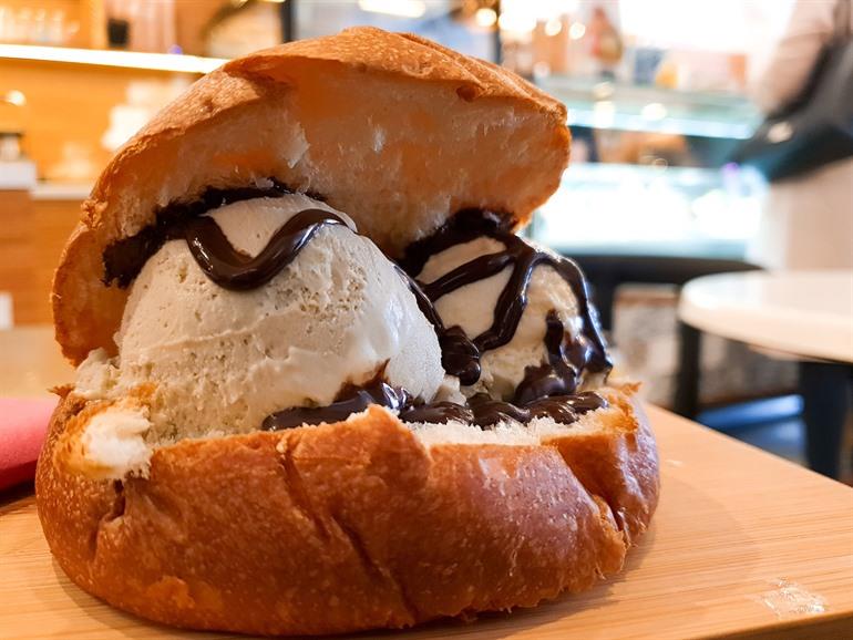 Het typische Siciliaanse ontbijt is brioche con gelato, Sicilië