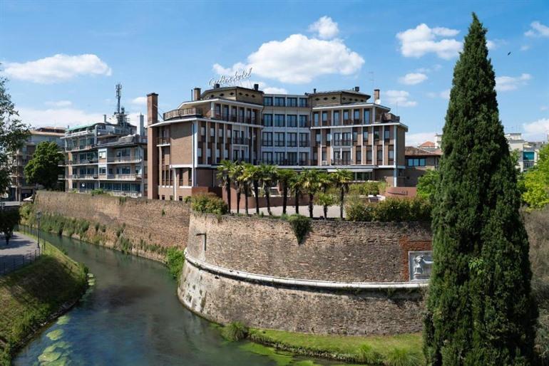 Hotel Carlton op de oude stadsmuren van Treviso