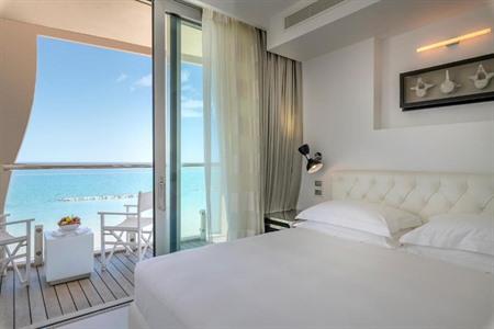 Hotel Excelsior met privéstrand boeken