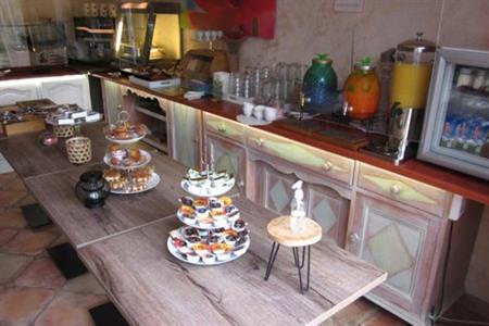 Hotel Le Provencal in Sluis