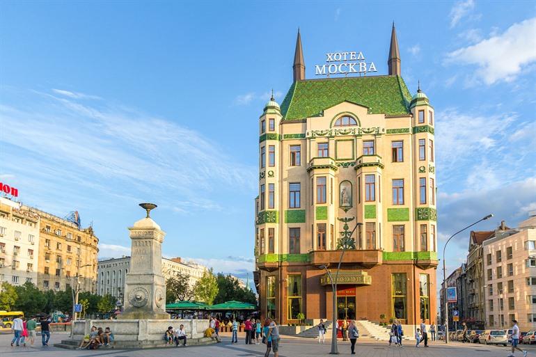Hotel Moskva in Belgrado, een prachtig gebouw in empirestijl