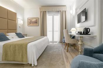 Hotel Pirineos (Figueres)