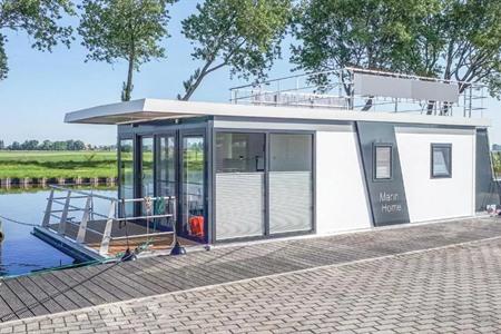 Houseboat Evasion boeken