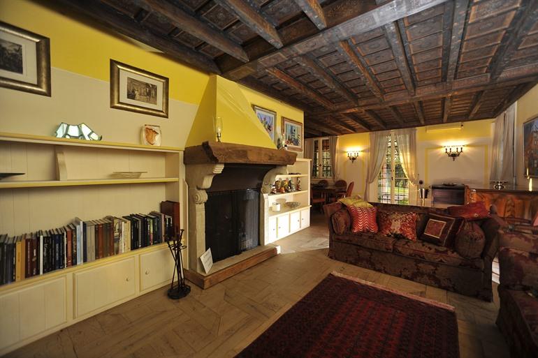 Huiskamer in Casa Museo Luciano Pavarotti bezoeken in Modena