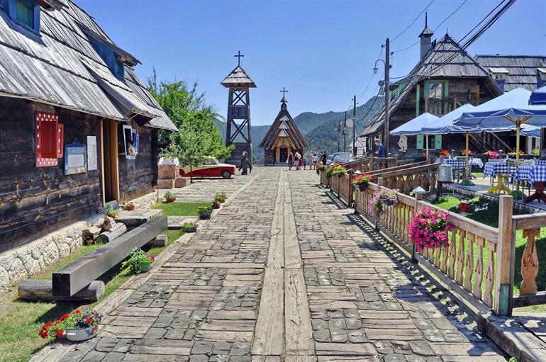 Huizen in Drvengrad, Servië