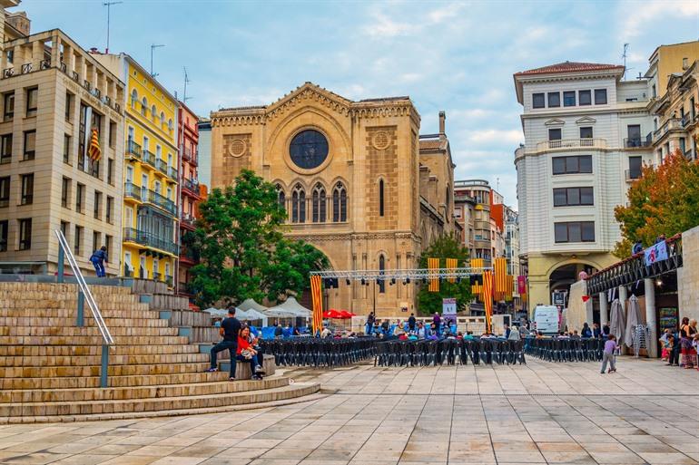 Iglesia de San Juan op Plaça de San Juan in Lleida, Catalonië