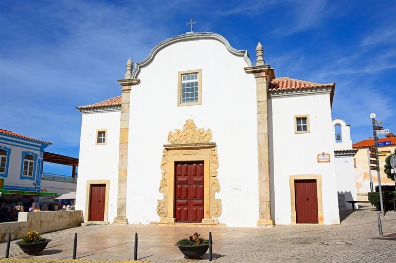 Igreja de Sao Sebastiao bezoeken in Albufeira
