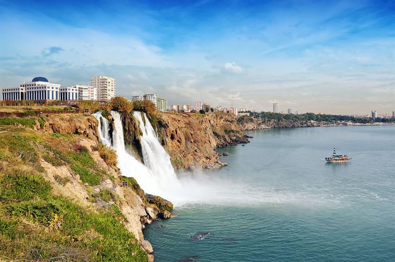Indrukwekkende watervallen van Düden, Antalya