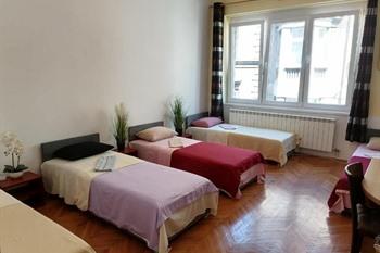 INFINITY Boutique hostel boeken