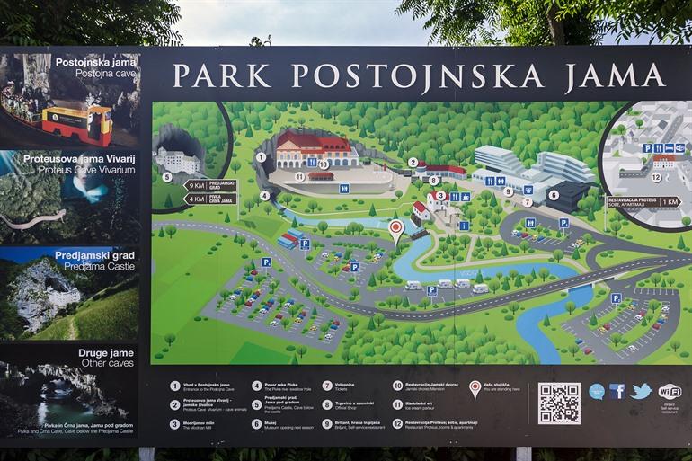 Infobord van de Postojna-grot en omgeving, Slovenië