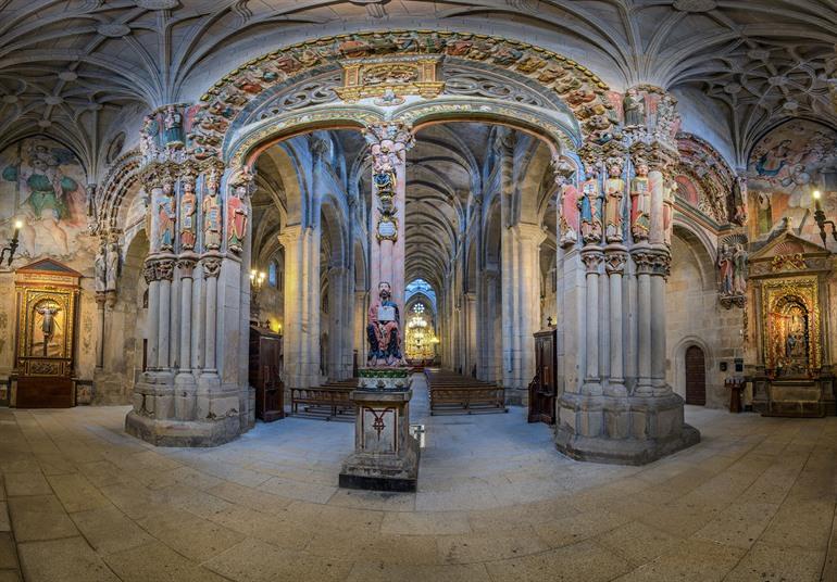 Interieur van San Martiño kathedraal Ourense, Galicië