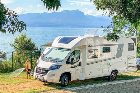 Kampeerplaats aan het meer boeken in Lazise