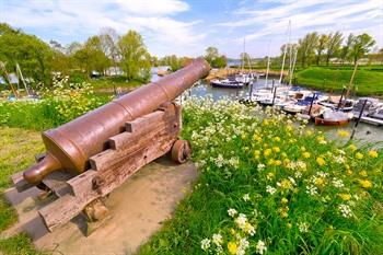 Kanon bij Fort Altena