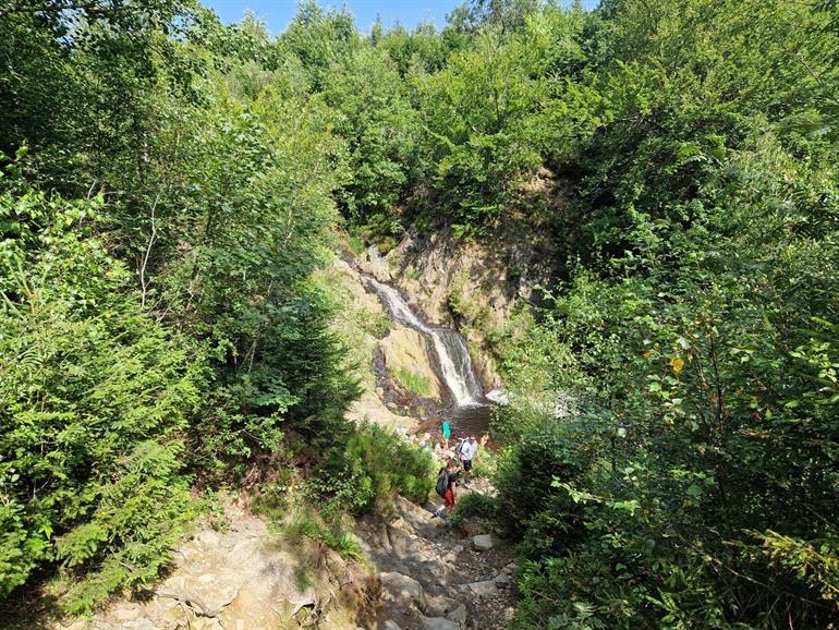 Kasteel Reinhardstein en waterval van Bayehon 