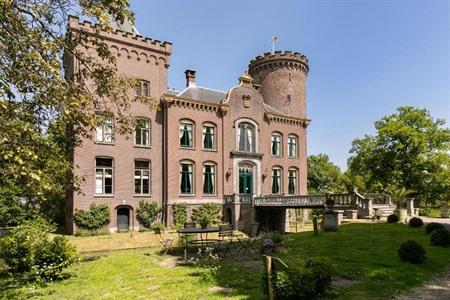Kasteelovernachting boeken bij Kasteel Sterkenburg