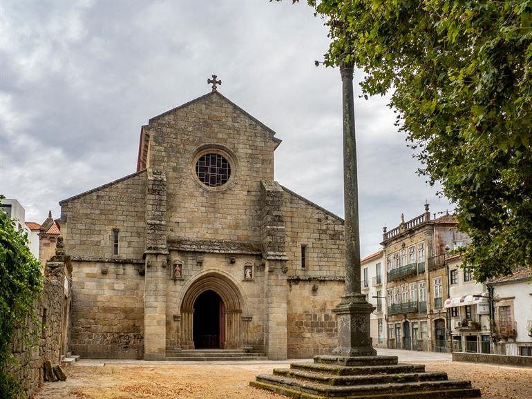 Kathedraal van Vila Real in Portugal bezoeken