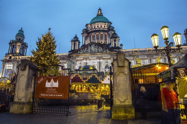 Kerstmarkt in Belfast bezoeken aan Belfast City Hall