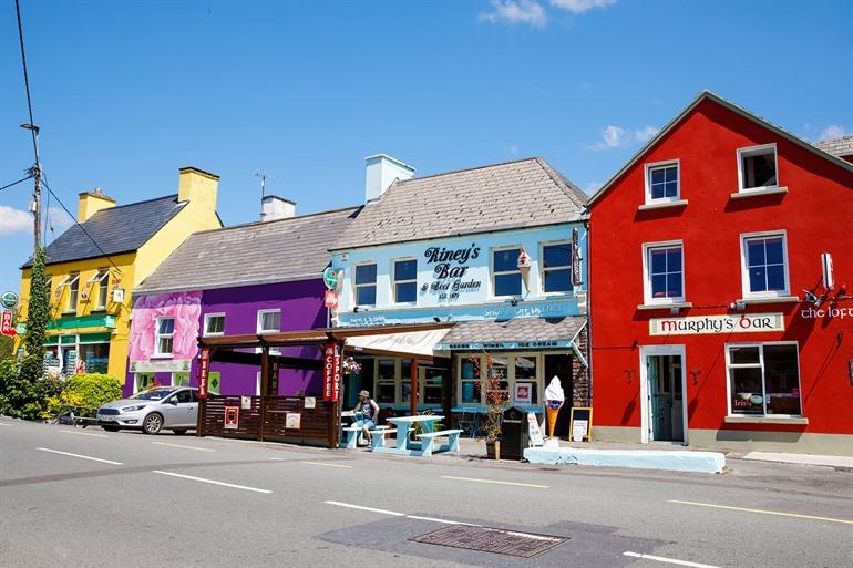 Kleurrijke dorpje Eyeries, Ierland