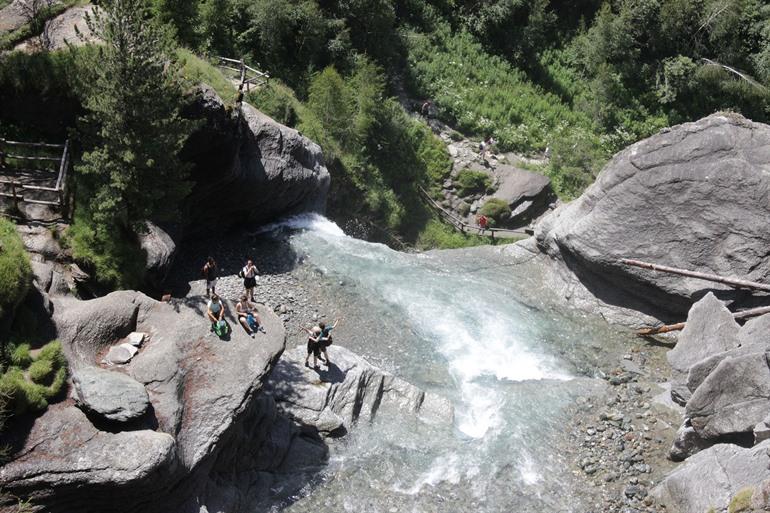 Klimmen naar de Lillaz Watervallen