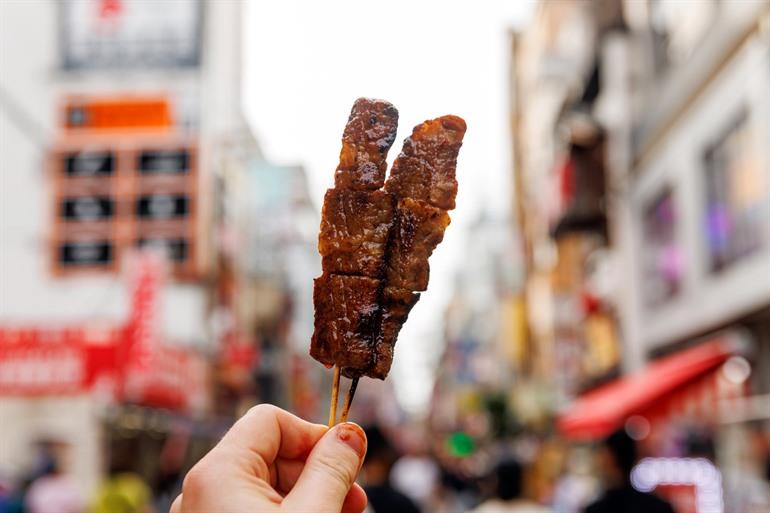 Kobe Beef als streetfood in de stad Kobe