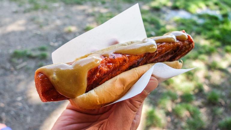 Korv hotdog proeven in Zweden