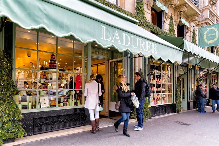 Laduree, bekende macaronwinkel in Parijs