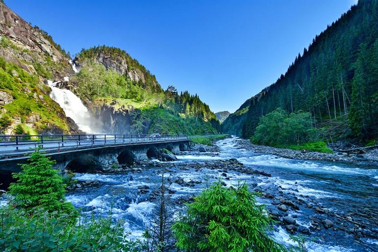 Latefossen op de Hardanger Scenic Route, Noorwegen