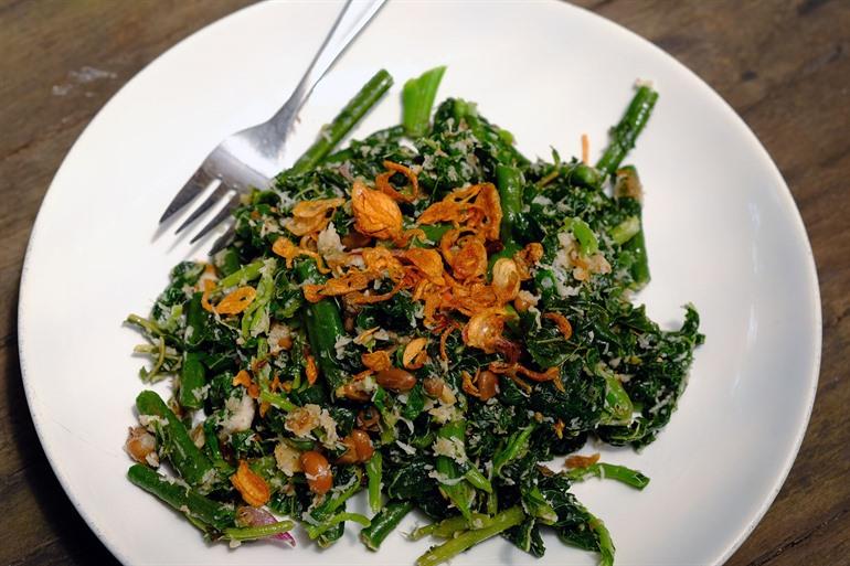 Lawar (saladegerecht), Balinese keuken