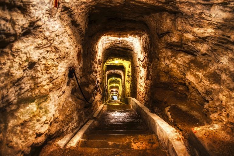 Le Gouvernail, militaire tunnel in Bonifacio, Corsica