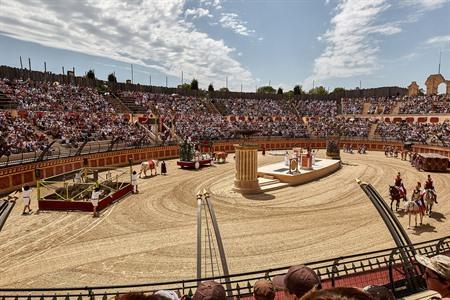 Thempark Puy du Fou bezoeken in Les Epesses: Shows, tips + tickets