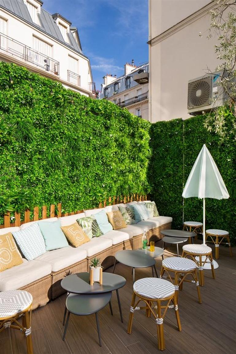 Le Village Montmartre