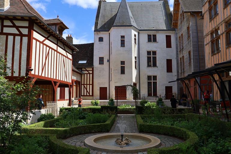 Les Jardins de Hôtel Juvénal-des-Ursins, Troyes