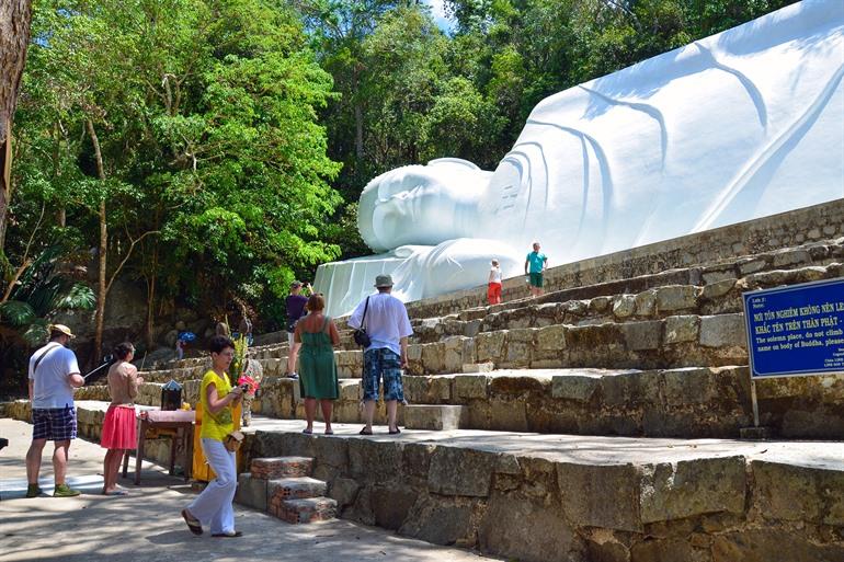 Liggende Boeddhabeeld, Ta Cu-berg