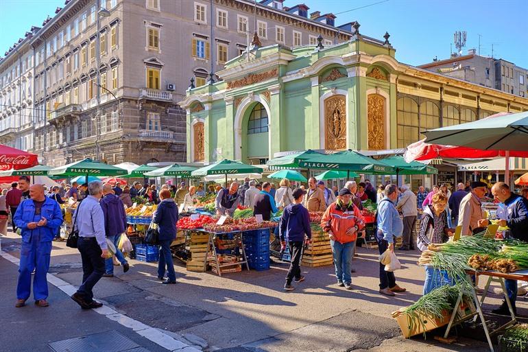 Lokale markt van Rijeka, Kroatië