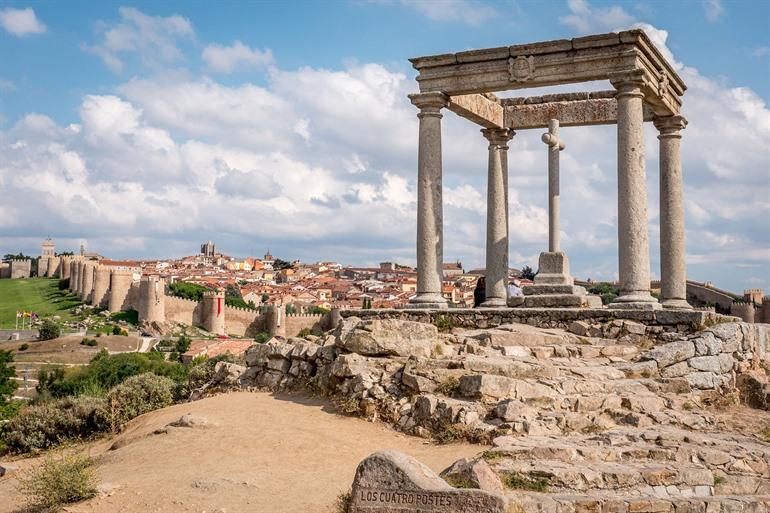 Los Cuatro Postes in Avila