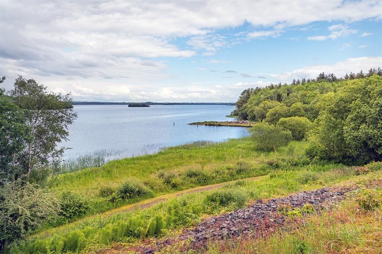 Lower Lough Erne in het merengebied van Fermanagh, Noord-Ierland