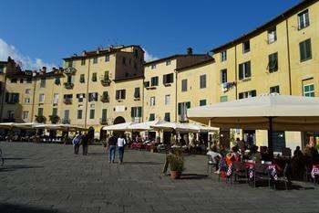 Lucca, piazza Anfiteatro
