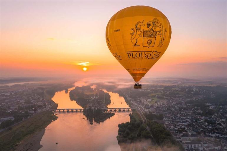 Maak een ballonvaart boven de Loire en geniet van het uitzicht bij zonsondergang