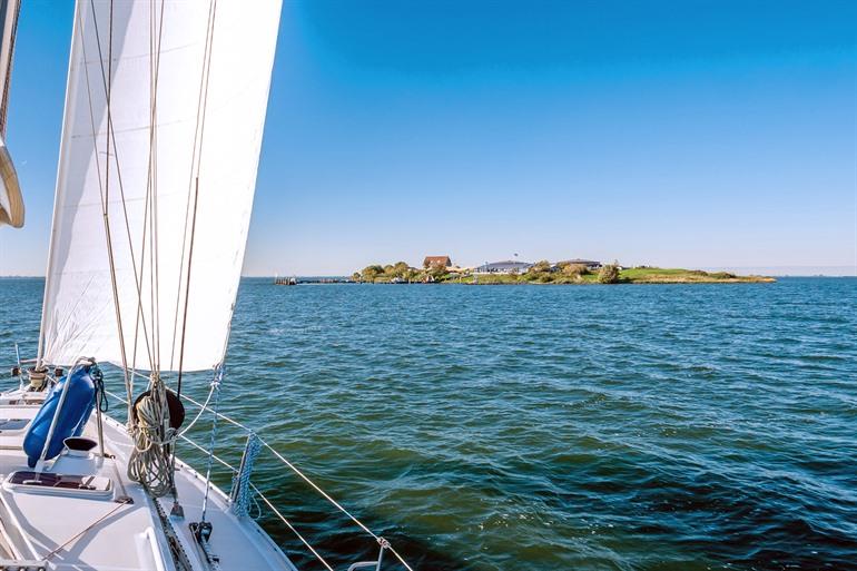 Met de veerboot naar forteiland Pampus