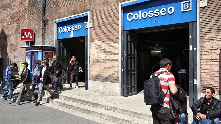 Metro, halte Colosseo in Rome
